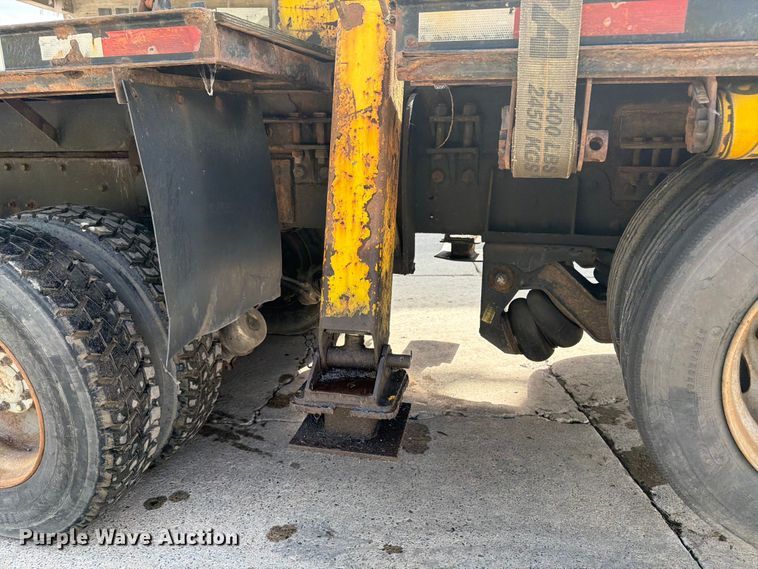 image for item FK0256 2004 Peterbilt 357 crane truck