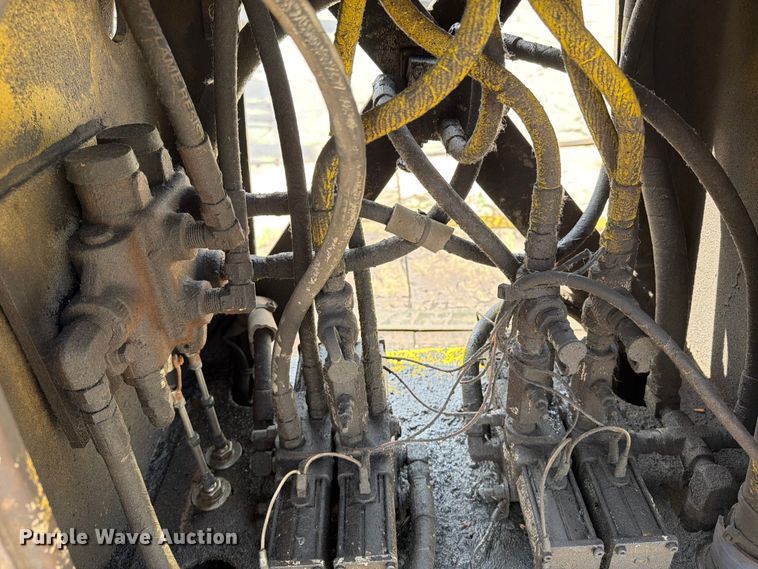 image for item FK0256 2004 Peterbilt 357 crane truck