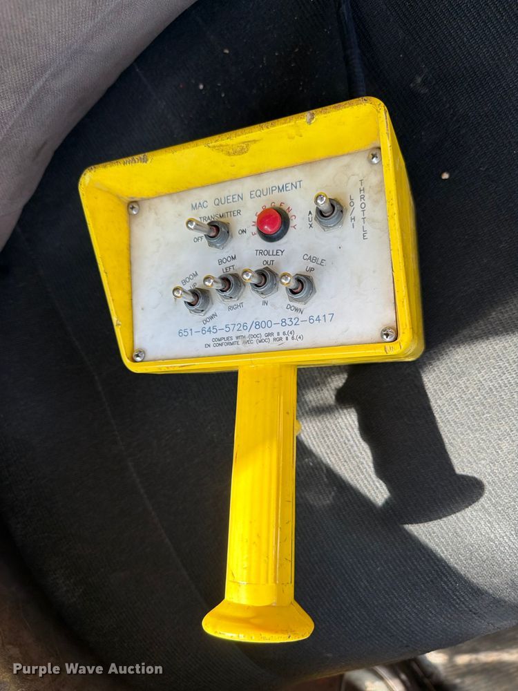 image for item FK0256 2004 Peterbilt 357 crane truck