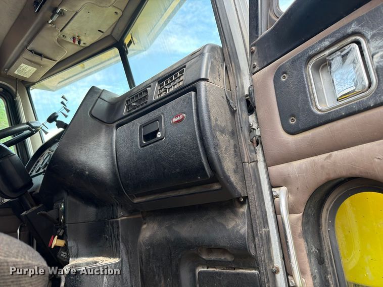 image for item FK0256 2004 Peterbilt 357 crane truck