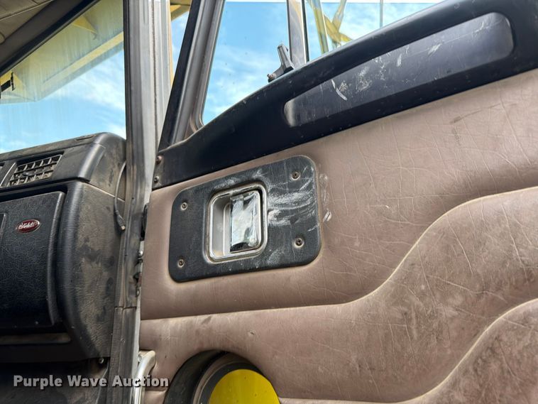 image for item FK0256 2004 Peterbilt 357 crane truck
