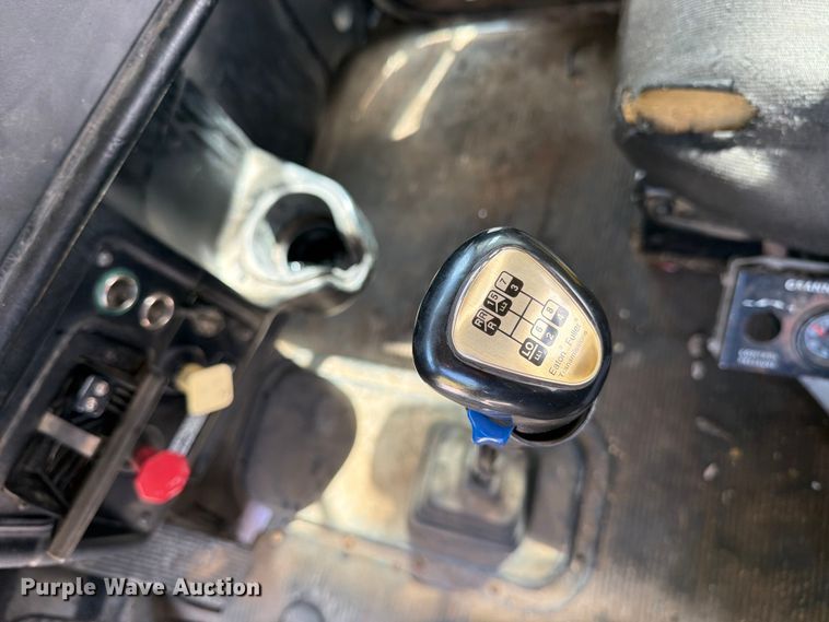 image for item FK0256 2004 Peterbilt 357 crane truck