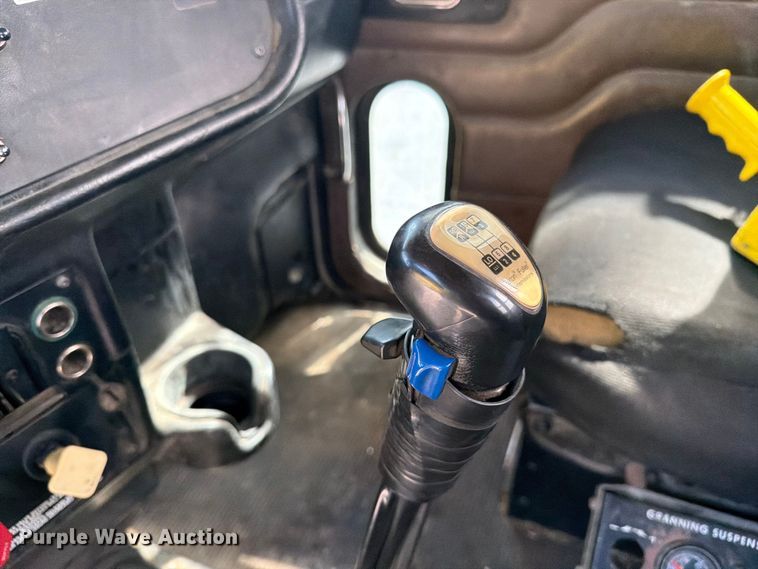 image for item FK0256 2004 Peterbilt 357 crane truck