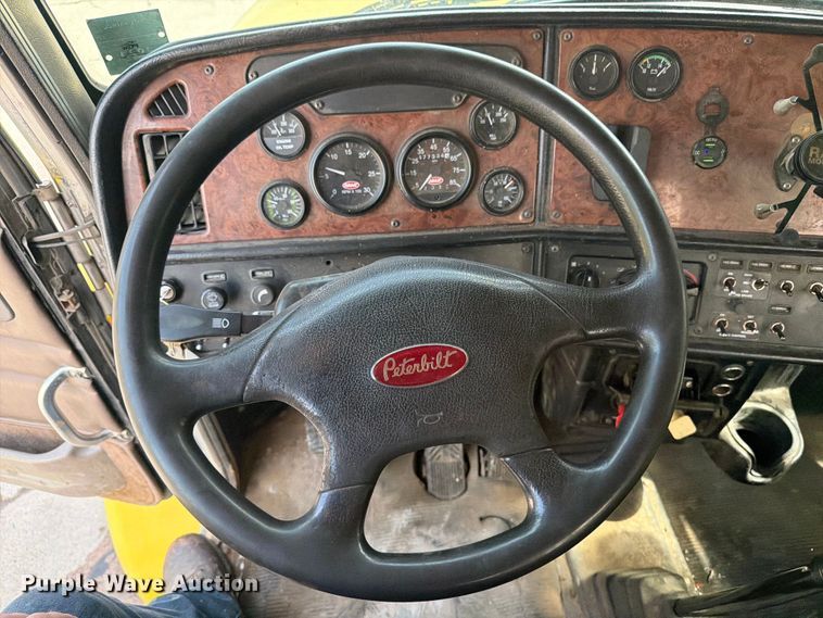 image for item FK0256 2004 Peterbilt 357 crane truck