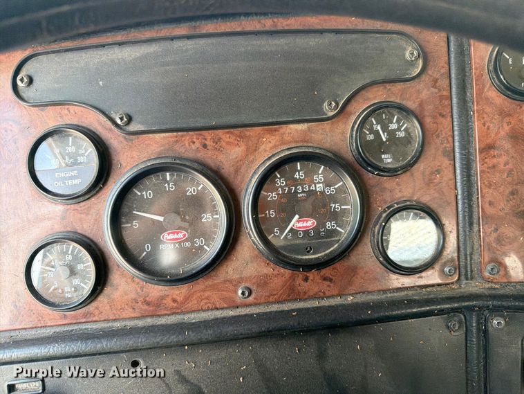 image for item FK0256 2004 Peterbilt 357 crane truck
