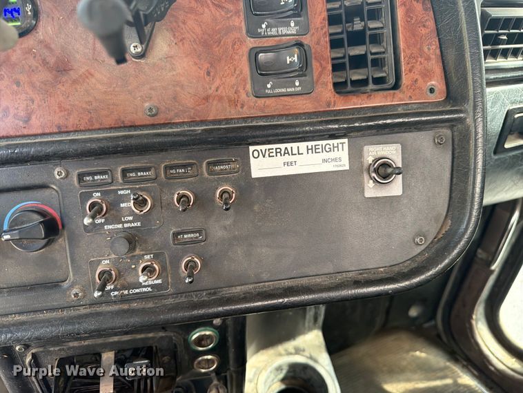 image for item FK0256 2004 Peterbilt 357 crane truck