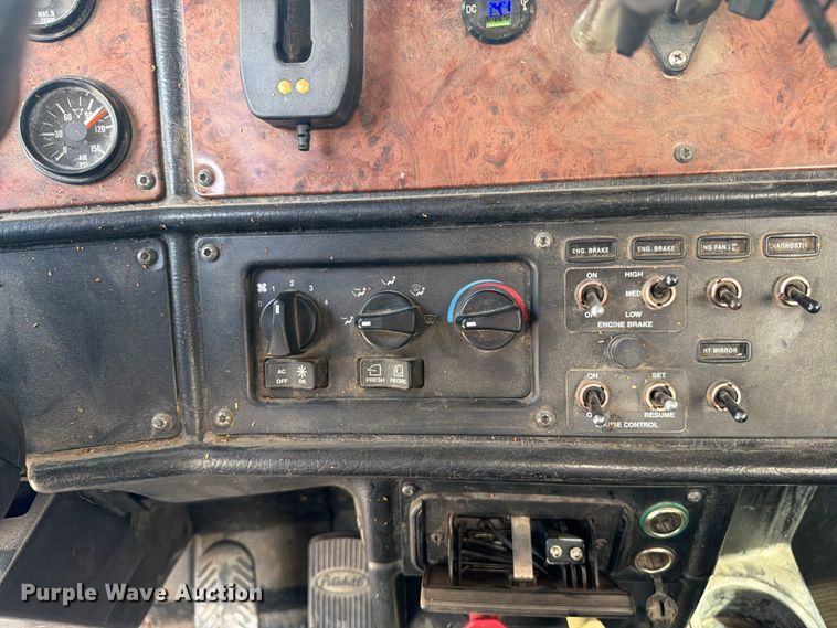 image for item FK0256 2004 Peterbilt 357 crane truck