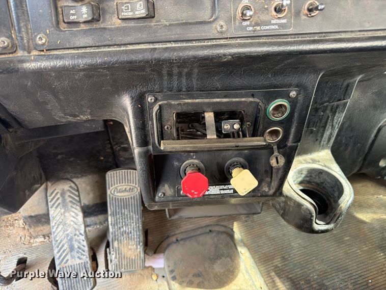 image for item FK0256 2004 Peterbilt 357 crane truck