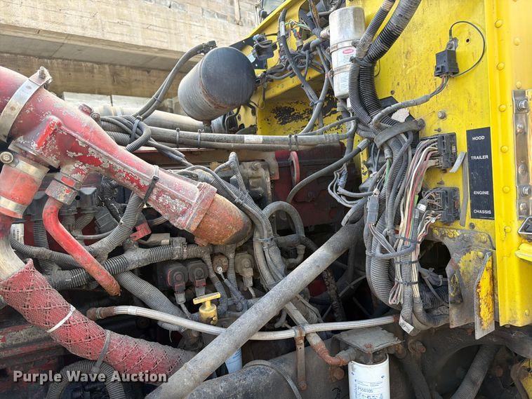 image for item FK0256 2004 Peterbilt 357 crane truck