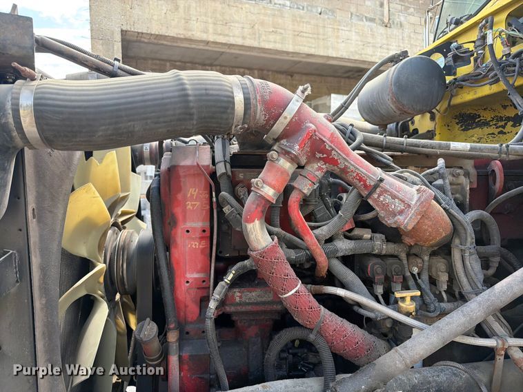 image for item FK0256 2004 Peterbilt 357 crane truck