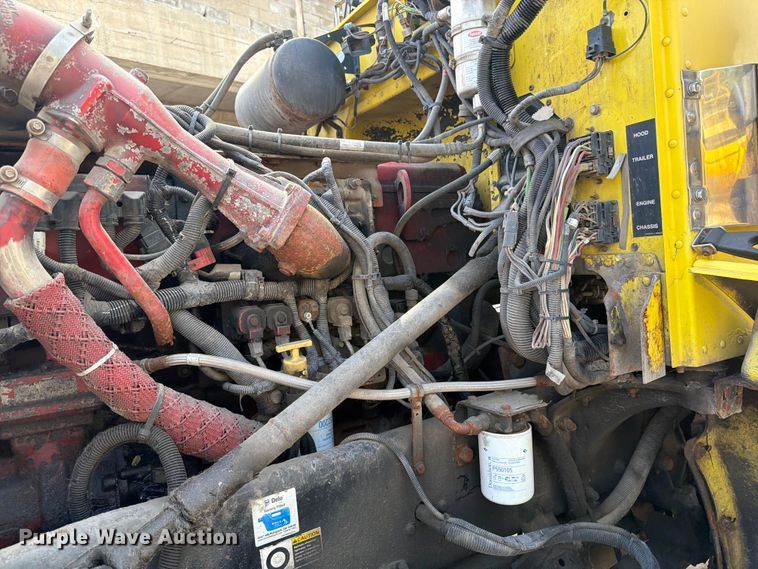 image for item FK0256 2004 Peterbilt 357 crane truck