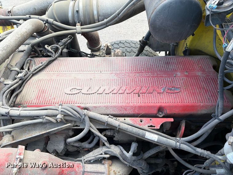 image for item FK0256 2004 Peterbilt 357 crane truck