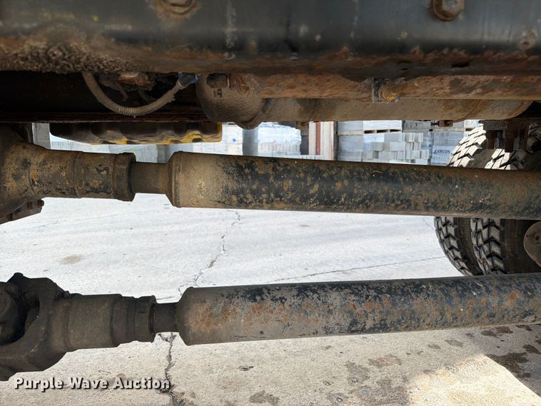 image for item FK0256 2004 Peterbilt 357 crane truck