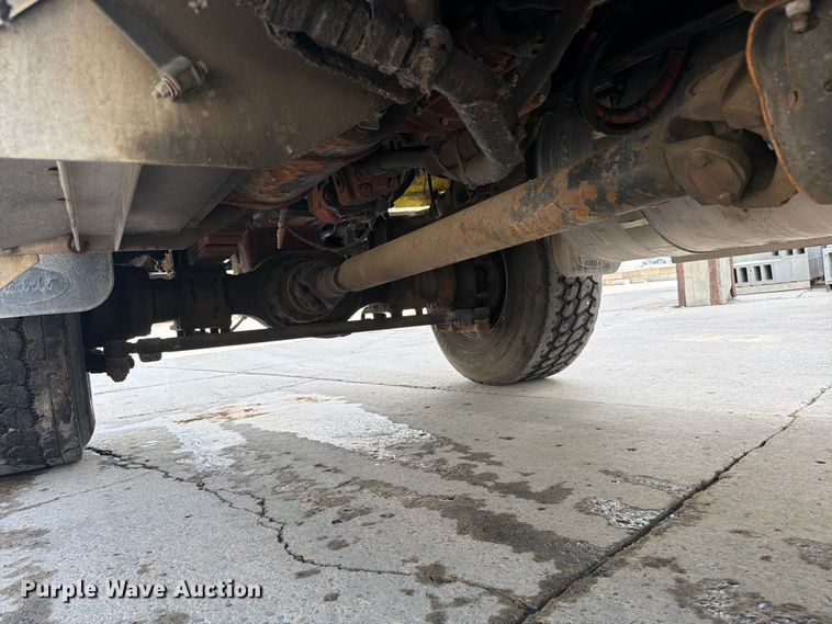 image for item FK0256 2004 Peterbilt 357 crane truck