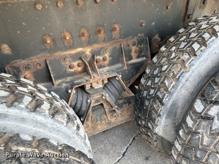 image for item FK0256 2004 Peterbilt 357 crane truck