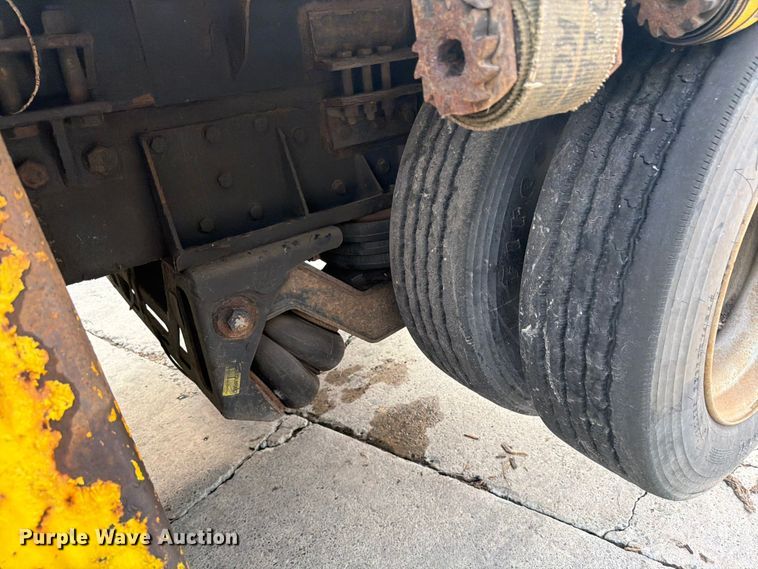 image for item FK0256 2004 Peterbilt 357 crane truck