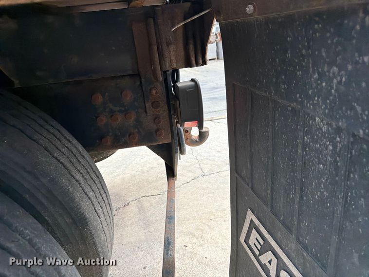 image for item FK0256 2004 Peterbilt 357 crane truck