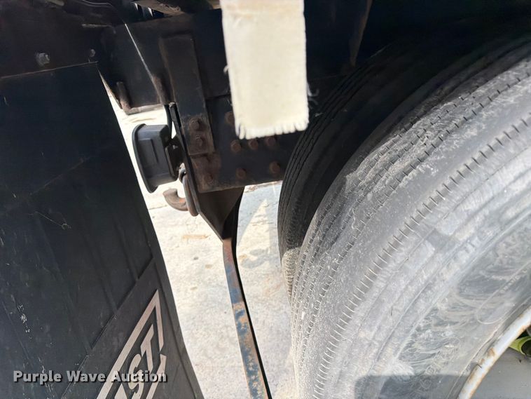 image for item FK0256 2004 Peterbilt 357 crane truck