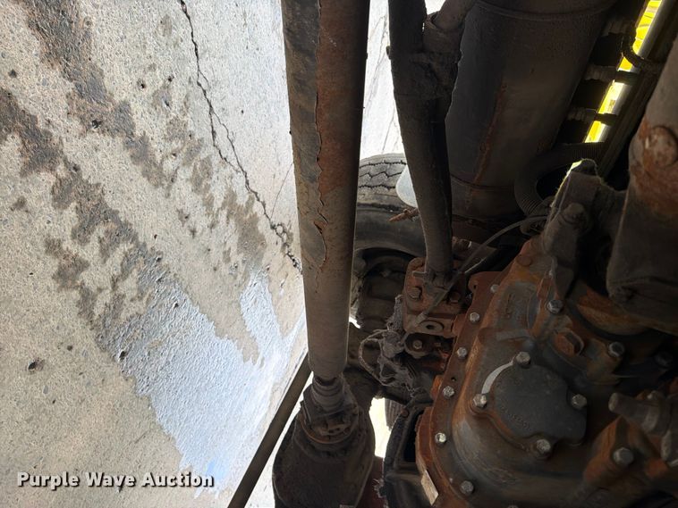 image for item FK0256 2004 Peterbilt 357 crane truck