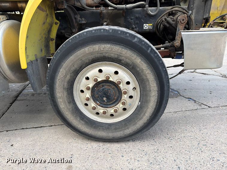 image for item FK0256 2004 Peterbilt 357 crane truck