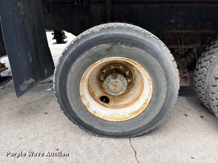 image for item FK0256 2004 Peterbilt 357 crane truck