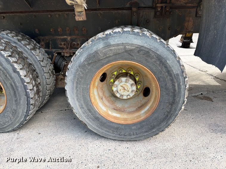image for item FK0256 2004 Peterbilt 357 crane truck
