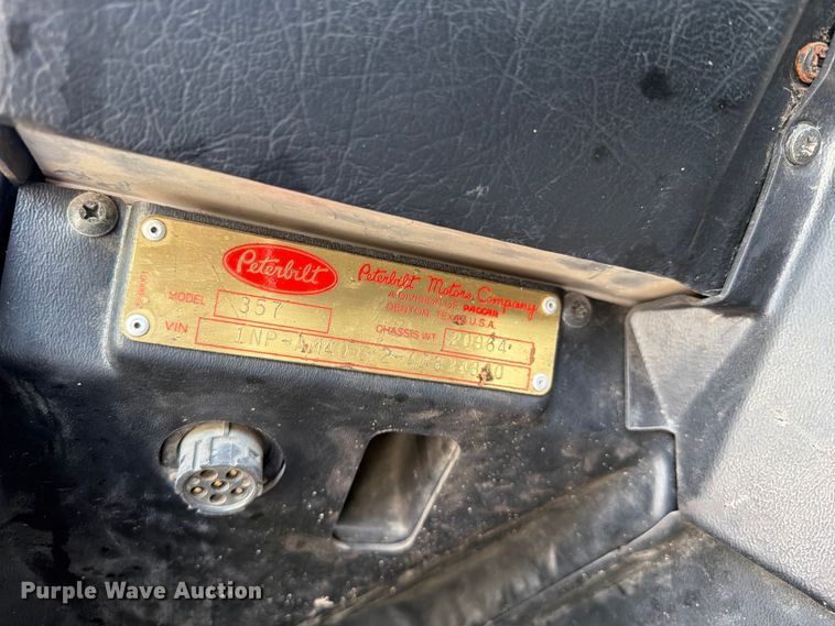 image for item FK0256 2004 Peterbilt 357 crane truck