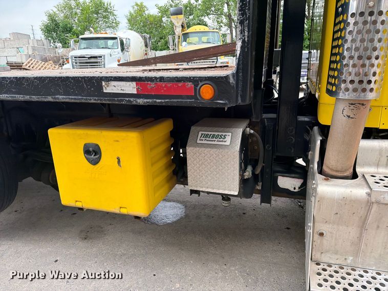 image for item FK0257 2012 Kenworth T800 crane truck
