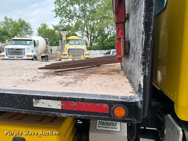 image for item FK0257 2012 Kenworth T800 crane truck