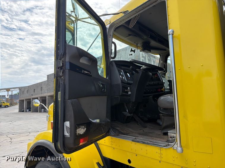 image for item FK0257 2012 Kenworth T800 crane truck