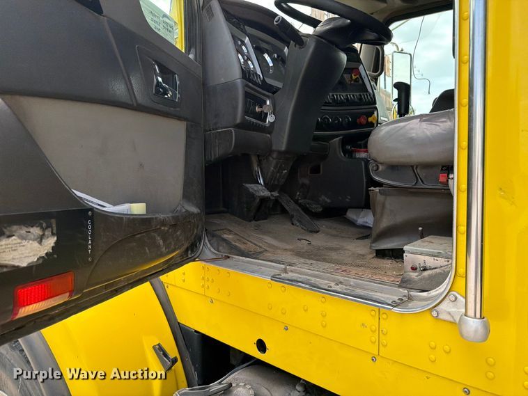 image for item FK0257 2012 Kenworth T800 crane truck