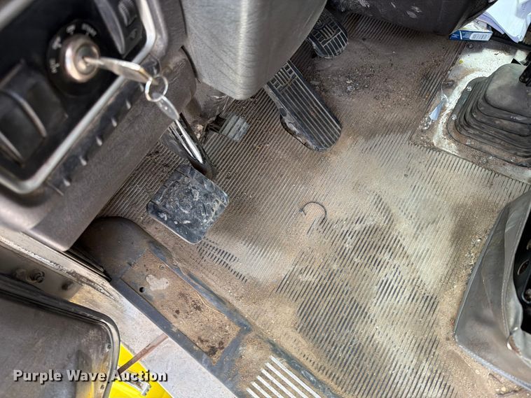 image for item FK0257 2012 Kenworth T800 crane truck
