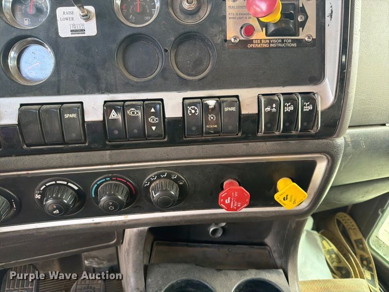image for item FK0257 2012 Kenworth T800 crane truck