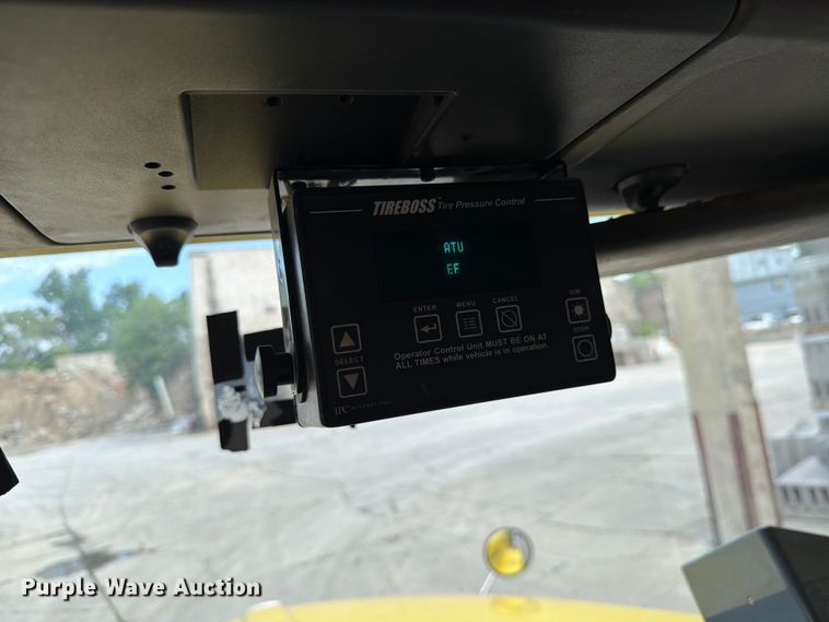 image for item FK0257 2012 Kenworth T800 crane truck