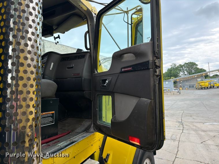 image for item FK0257 2012 Kenworth T800 crane truck