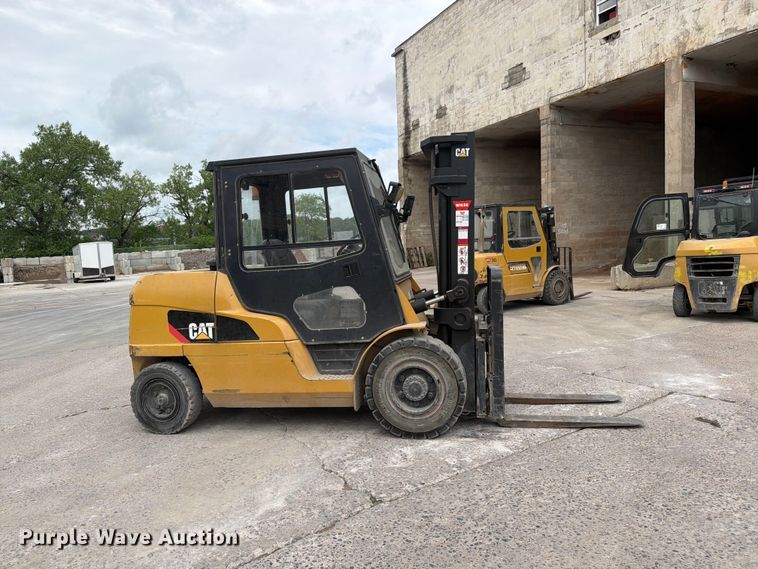 image for item FK0259 Caterpillar PD12000 forklift