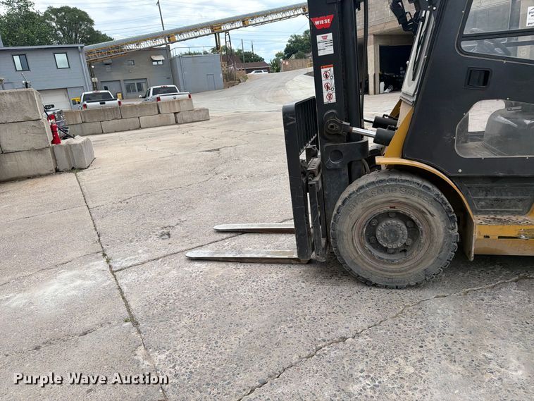 image for item FK0259 Caterpillar PD12000 forklift