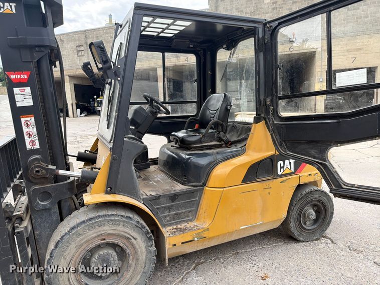 image for item FK0259 Caterpillar PD12000 forklift