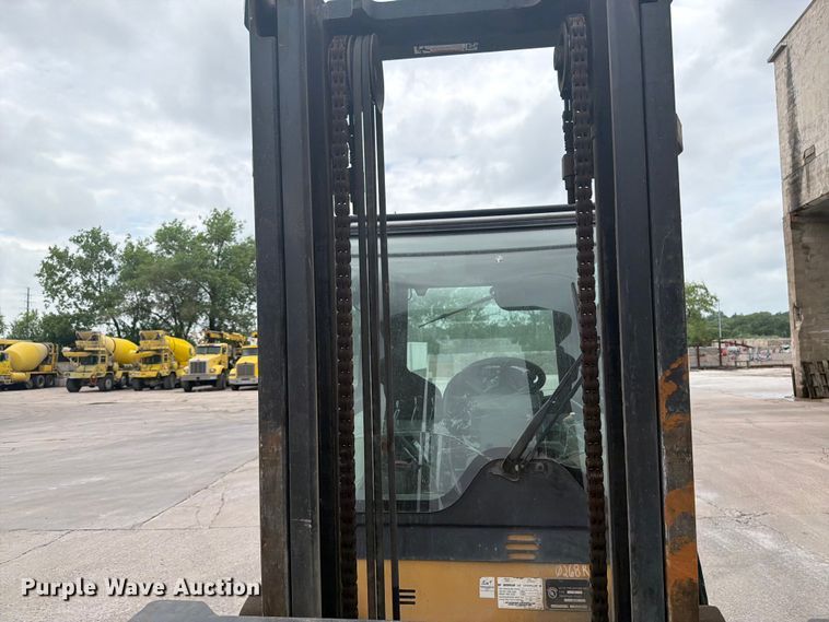 image for item FK0260 Caterpillar forklift