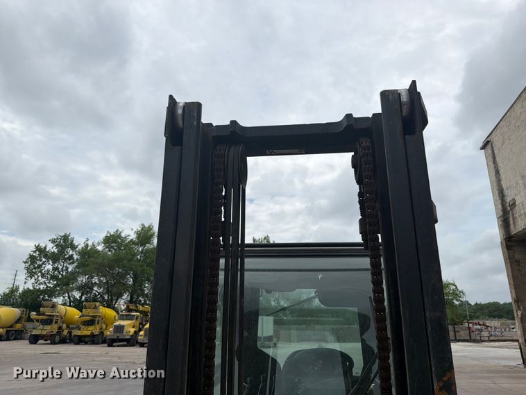 image for item FK0260 Caterpillar forklift