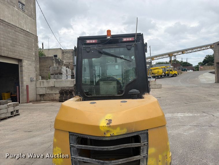 image for item FK0260 Caterpillar forklift