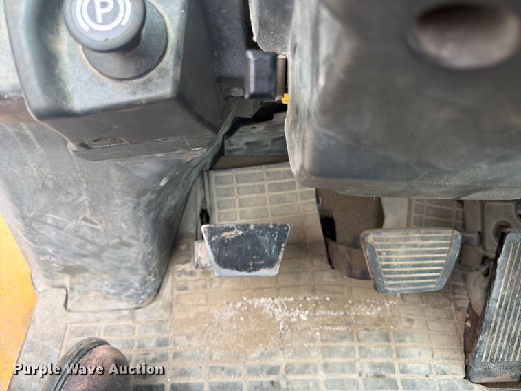 image for item FK0260 Caterpillar forklift