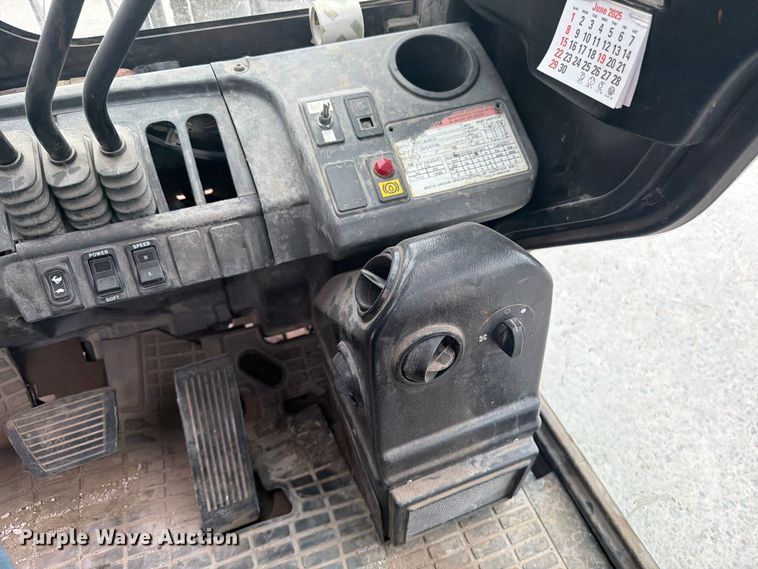 image for item FK0260 Caterpillar forklift