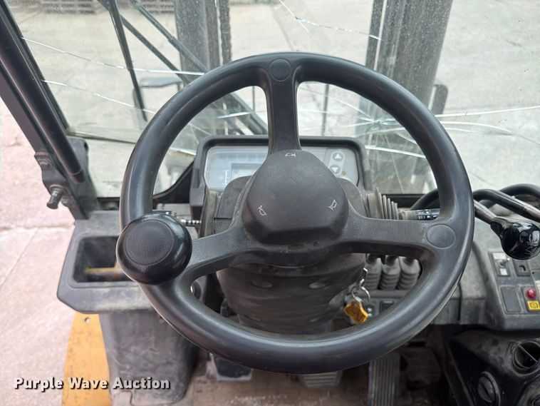 image for item FK0260 Caterpillar forklift