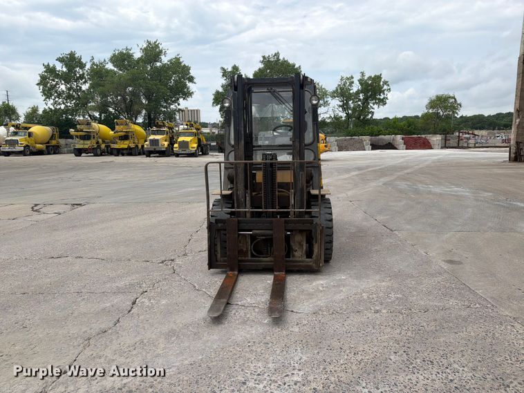image for item FK0261 Caterpillar DP40K-D forklift
