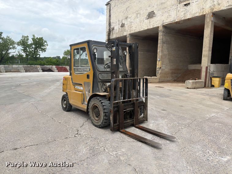 image for item FK0261 Caterpillar DP40K-D forklift