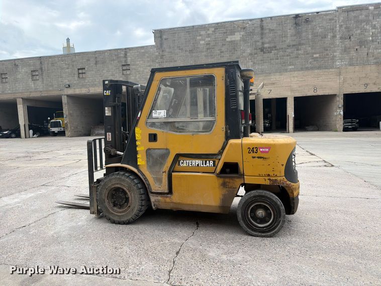 image for item FK0261 Caterpillar DP40K-D forklift