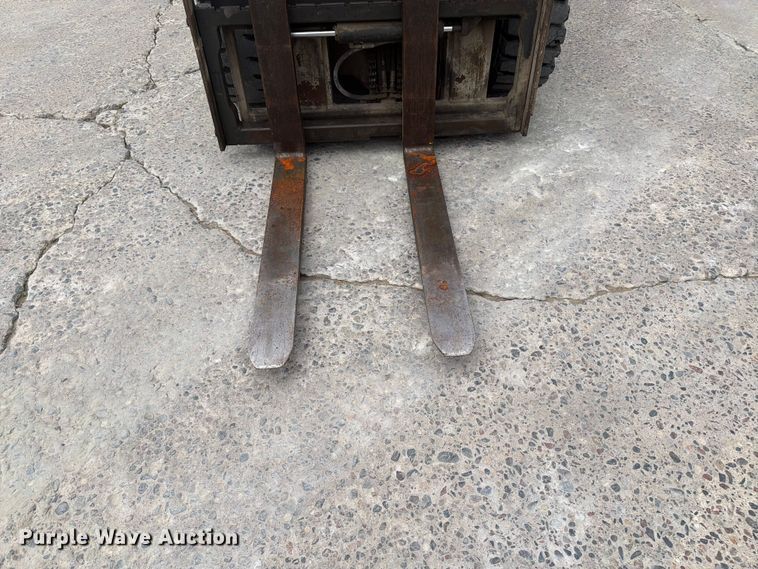image for item FK0261 Caterpillar DP40K-D forklift