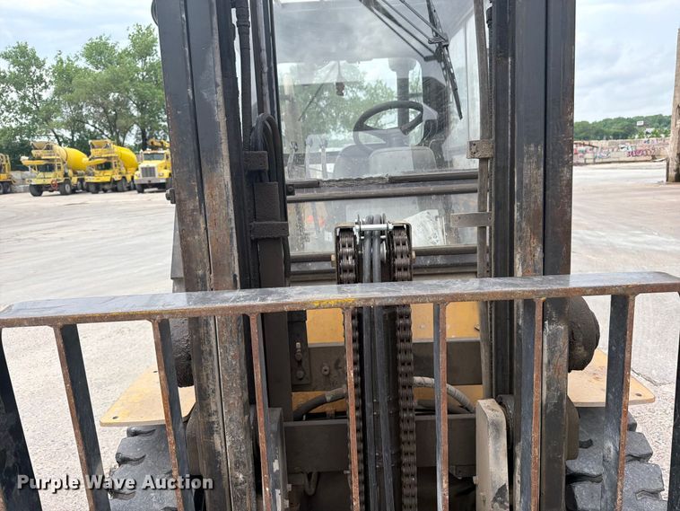 image for item FK0261 Caterpillar DP40K-D forklift