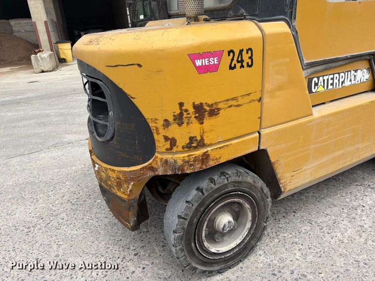 image for item FK0261 Caterpillar DP40K-D forklift